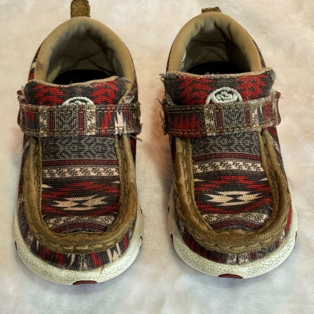 Hooey Kids Moccasins in Red and Tan Pattern